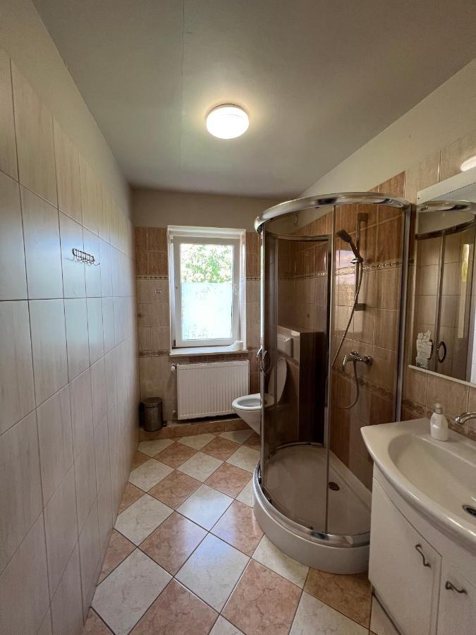 Kwatery Prywatne Jasmin Gniezno Extérieur photo